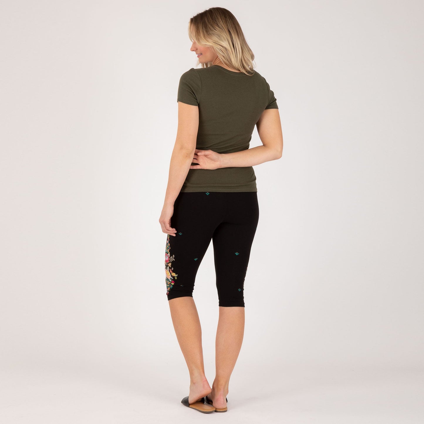 Embroidered Stretch Capris